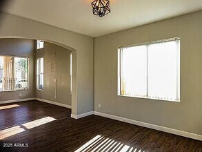 4618 W Dunbar Dr in Phoenix, AZ - Building Photo - Building Photo