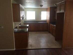 4609 W 172nd St, Unit b in Lawndale, CA - Building Photo - Building Photo