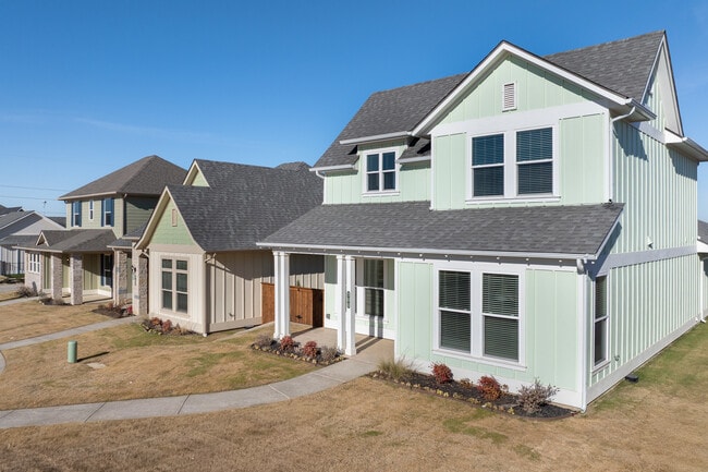 The Residences at Cardinal Woods in Granbury, TX - Building Photo - Building Photo