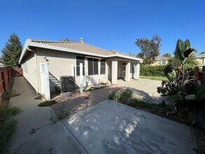 2933 W Harold Ct in Visalia, CA - Building Photo - Building Photo