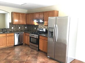 216 Fall Creek Dr in Kyle, TX - Building Photo - Building Photo