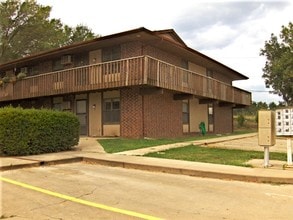 Walnut Grove Apartments in Tarkio, MO - Foto de edificio - Building Photo