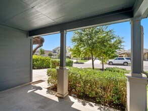 605 Golden Glory Rd in Leander, TX - Building Photo - Building Photo