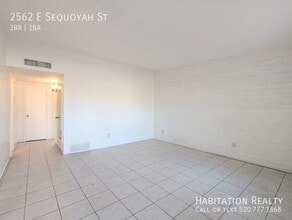 2562 E Sequoyah in Tucson, AZ - Building Photo - Building Photo