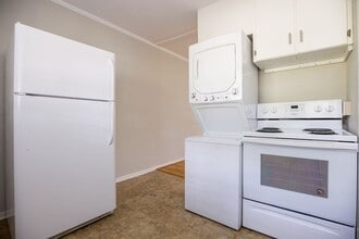 516 N Tremont Dr in Greensboro, NC - Building Photo - Building Photo