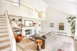 20 Livingston Rd in Bellport, NY - Building Photo - Building Photo