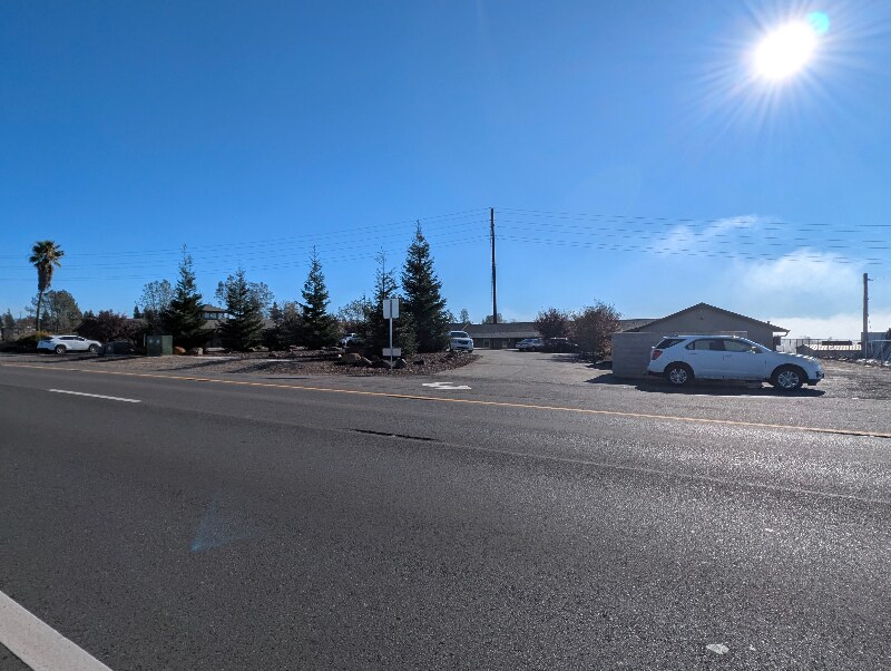 4758 Skyway in Paradise, CA - Building Photo