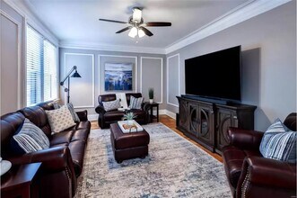 7515 Buckingham Dr, Unit 2N in Clayton, MO - Building Photo - Building Photo