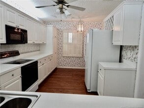 1600 SE St Lucie Blvd in Stuart, FL - Building Photo - Building Photo