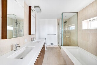 39-45 E 29th St in New York, NY - Building Photo - Building Photo