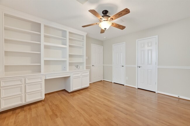 property at 10827 Oak Bayou Ln