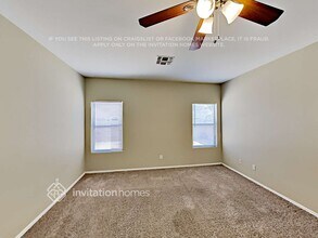 2352 E Hazeltine Way in Chandler, AZ - Foto de edificio - Building Photo