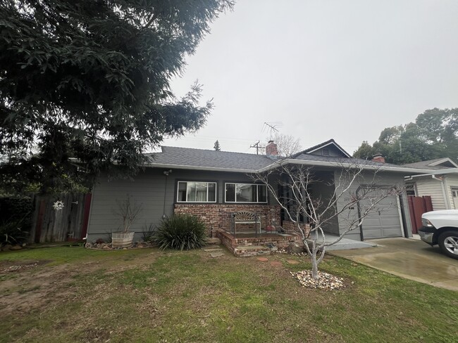 property at 2217 Madera Rd