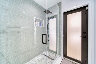 9220 SW 102nd St in Miami, FL - Building Photo - Building Photo