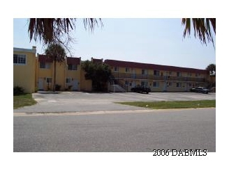 Cascade Apartments & Townhomes in Daytona Beach, FL - Foto de edificio - Building Photo