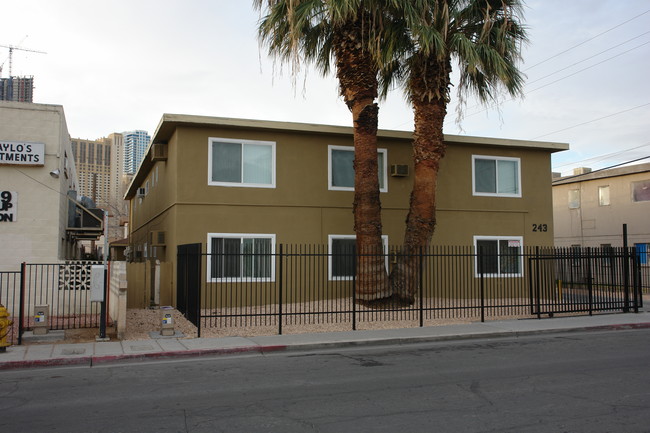 243 W Cleveland Ave in Las Vegas, NV - Building Photo - Building Photo