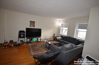 318 Tappan St, Unit 1 in Brookline, MA - Building Photo - Building Photo