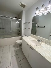 133 NE 2nd Ave, Unit 210 in Miami, FL - Building Photo - Building Photo