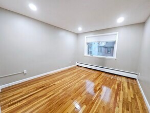 40 Evergreen St, Unit 37 in Boston, MA - Building Photo - Building Photo