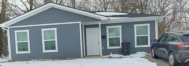 property at 821 S Muldrow St