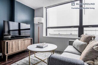 445 E Ohio St in Chicago, IL - Building Photo - Building Photo