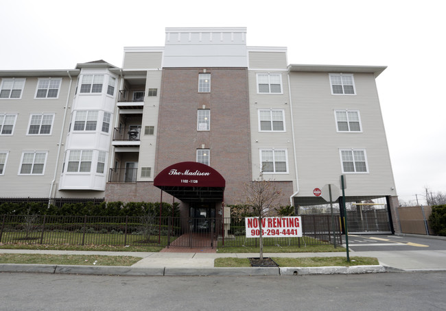 The Madison in Elizabeth, NJ - Building Photo - Building Photo