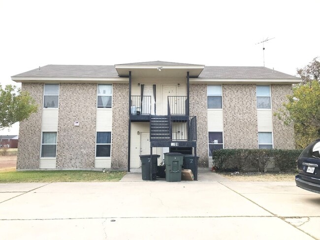 1709 Cedarhill Dr