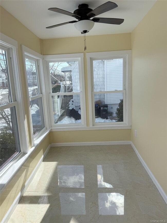 363 Hewlett Pkwy in Hewlett, NY - Building Photo - Building Photo