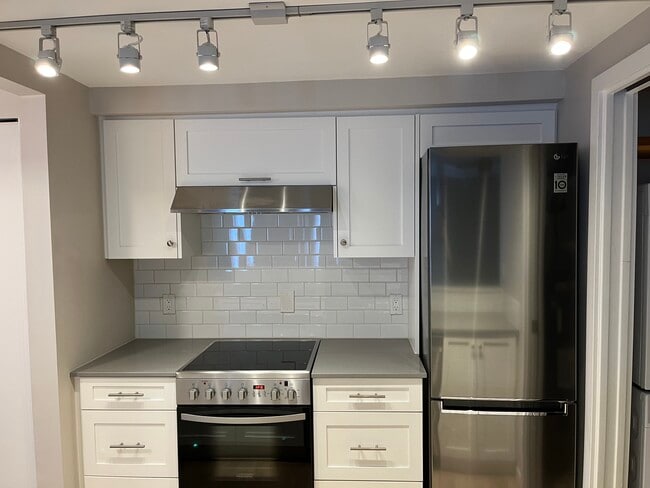 property at 973 W 7th Ave