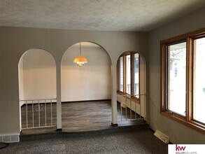 212 Douglas Dr in Bellevue, NE - Building Photo - Building Photo