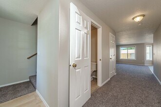 4002 NE 165th Pl in Vancouver, WA - Building Photo - Building Photo