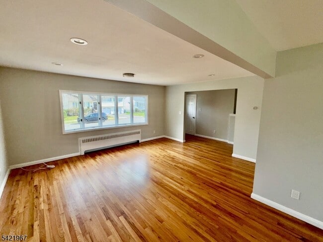 25 Huck Rd in Bloomfield, NJ - Building Photo - Building Photo