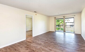 1029 Regency Dr, Unit 10 in Melbourne, FL - Building Photo - Building Photo