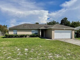 683 Sagamore Dr in Deltona, FL - Building Photo