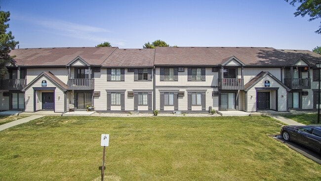 property at 5943 Walnut Cir Dr