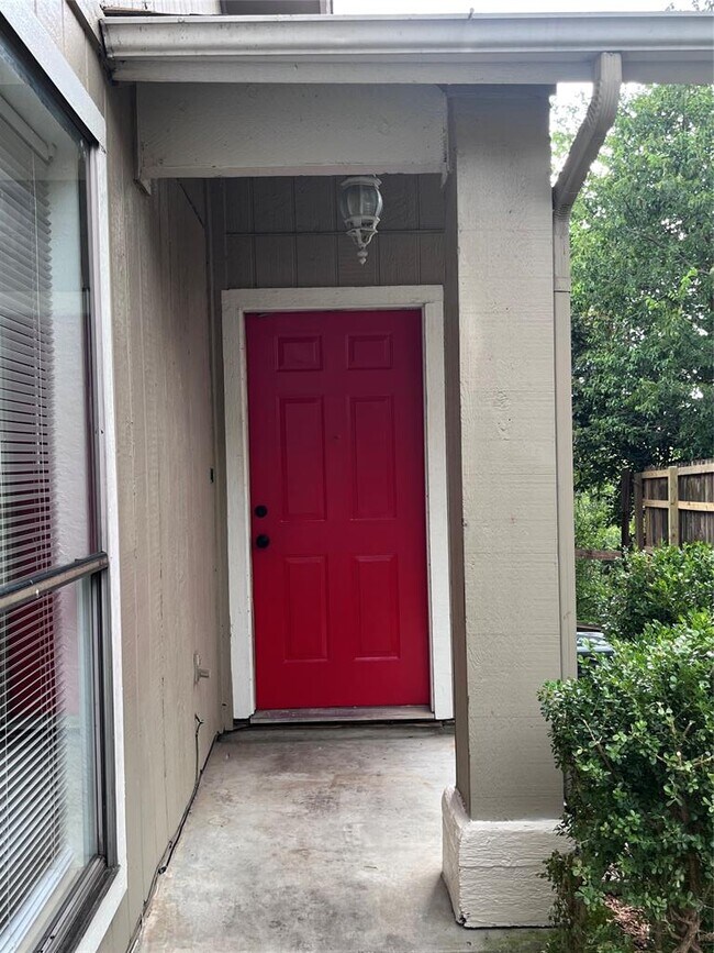 6490 Hart Ln in Austin, TX - Building Photo - Building Photo