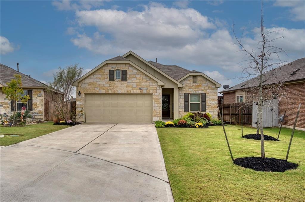 495 Shale Cir in Buda, TX - Building Photo