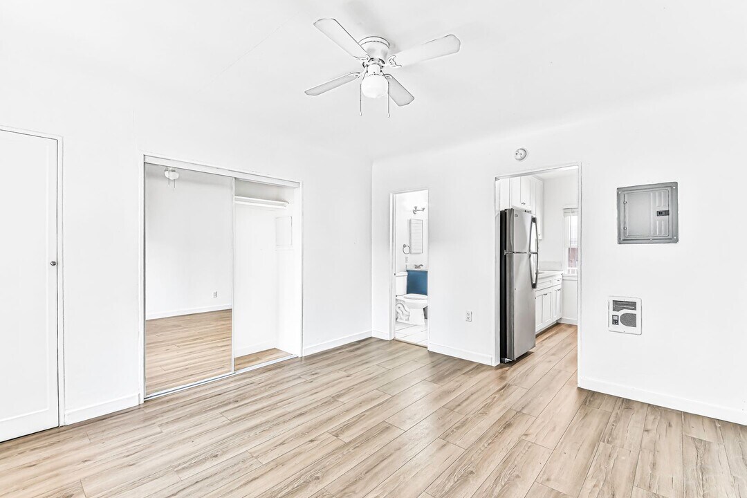 636 Linden Ave, Unit 18 in Long Beach, CA - Building Photo