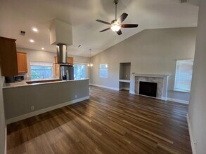 412 Legacy Ln in Chico, CA - Building Photo - Building Photo