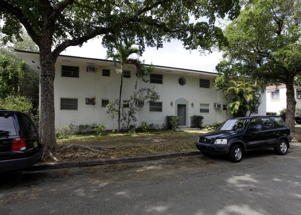 28 Antilla Ave in Coral Gables, FL - Building Photo