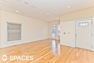 2328 N Greenview Ave, Unit 1 in Chicago, IL - Building Photo - Building Photo