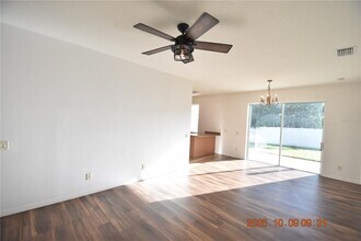 1412 Main St in Valrico, FL - Building Photo - Building Photo
