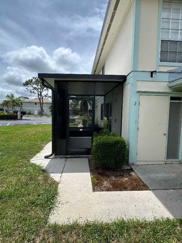 5848 Queen Elizabeth Way in Ft. Myers, FL - Building Photo - Building Photo