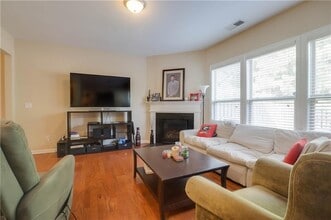 5820 Shiloh Woods Dr in Cumming, GA - Foto de edificio - Building Photo
