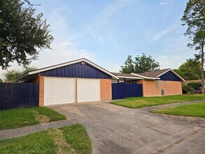 8918 Mobud Dr in Houston, TX - Building Photo - Building Photo