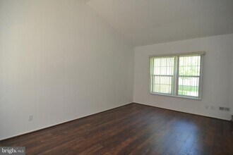 4004 Adelaide Dr in Mount Laurel, NJ - Building Photo - Building Photo