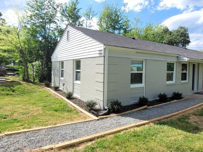 1111 Bose Ave in Rock Hill, SC - Foto de edificio - Building Photo