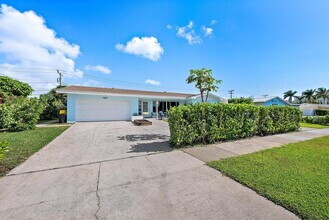 409 Lighthouse Dr in North Palm Beach, FL - Building Photo - Building Photo