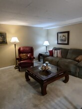 5204 Roman Dr in Louisville, KY - Building Photo - Building Photo