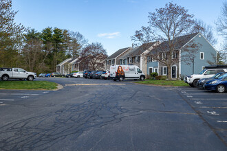 1275 Maplewood Ave in Portsmouth, NH - Foto de edificio - Building Photo